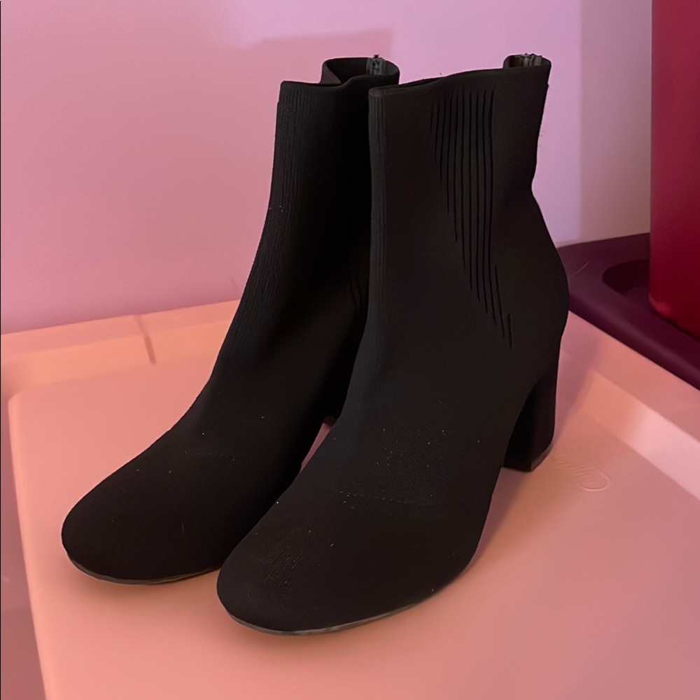 Elegant Black Ankle Boots